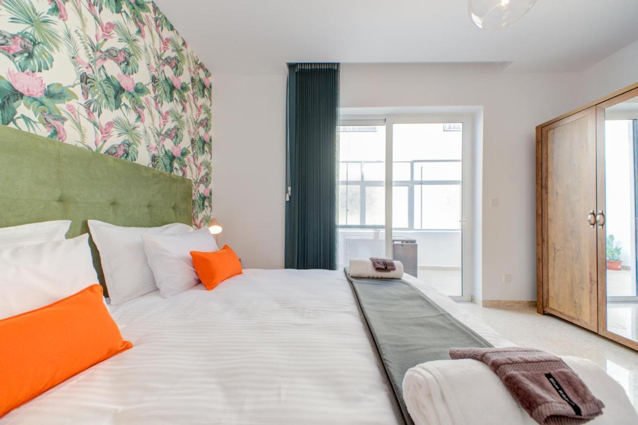 Colorful & Spacious Home With Yard - Close To Xemxija Bay San Pawl il-Baħar Eksteriør bilde